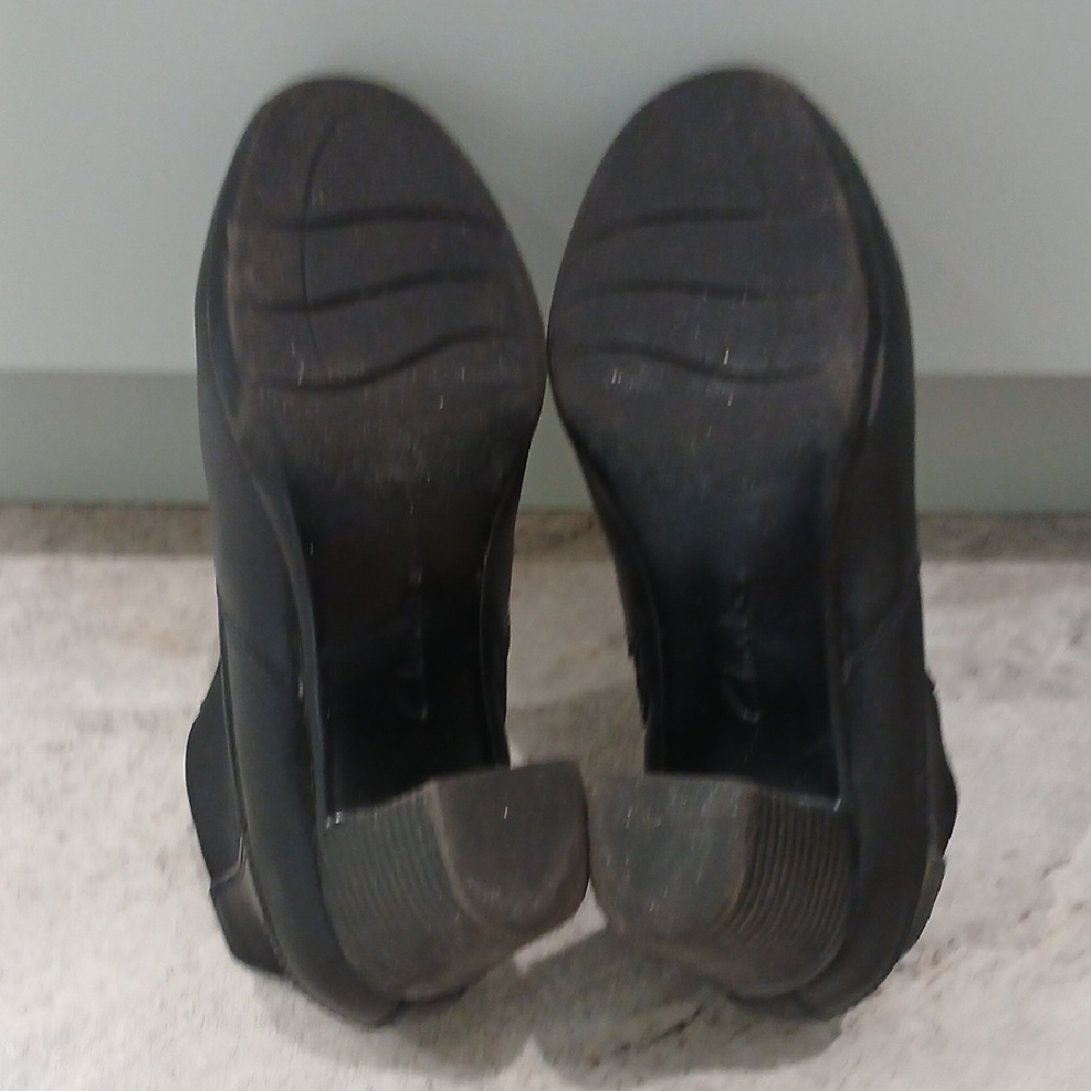 Clarks Black Ankle Booties - Picture 5 of 5